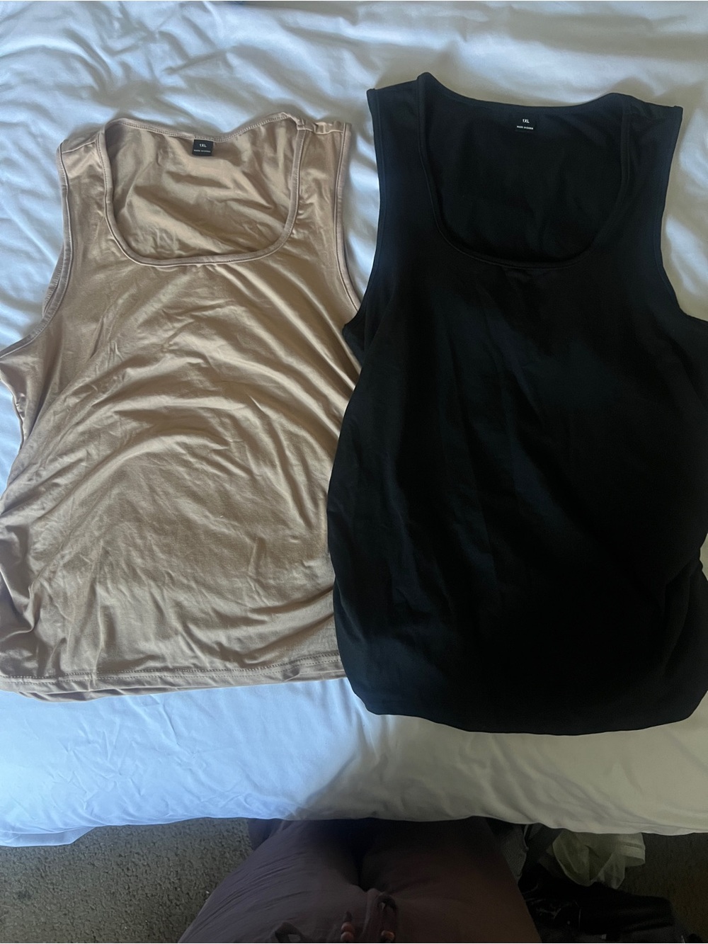 SHEIN Scoop Neck Tank Top Set in Black and Nude